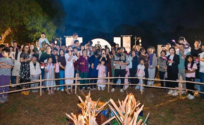 太燃！白天逛摊听民谣入夜追萤火蹦迪开元ky棋牌“五一”苏州太湖东山(图5)